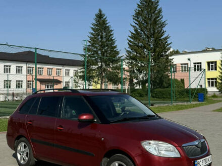 Красный Шкода Фабия, объемом двигателя 1.6 л и пробегом 166 тыс. км за 6300 $, фото 1 на Automoto.ua