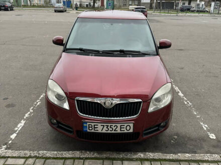 Красный Шкода Фабия, объемом двигателя 1.6 л и пробегом 203 тыс. км за 6300 $, фото 1 на Automoto.ua