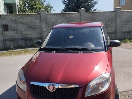 Красный Шкода Фабия, объемом двигателя 1.39 л и пробегом 161 тыс. км за 4400 $, фото 1 на Automoto.ua