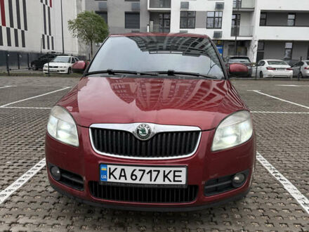 Красный Шкода Фабия, объемом двигателя 1.39 л и пробегом 236 тыс. км за 6100 $, фото 1 на Automoto.ua