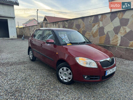 Красный Шкода Фабия, объемом двигателя 1.39 л и пробегом 232 тыс. км за 4500 $, фото 1 на Automoto.ua