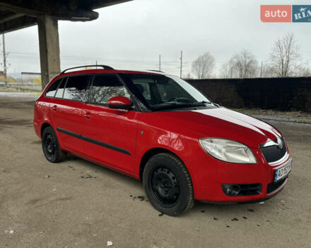 Красный Шкода Фабия, объемом двигателя 1.2 л и пробегом 247 тыс. км за 4199 $, фото 1 на Automoto.ua