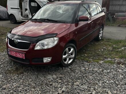 Красный Шкода Фабия, объемом двигателя 1.6 л и пробегом 270 тыс. км за 6550 $, фото 1 на Automoto.ua