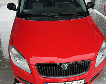 Красный Шкода Фабия, объемом двигателя 1.42 л и пробегом 367 тыс. км за 4000 $, фото 1 на Automoto.ua