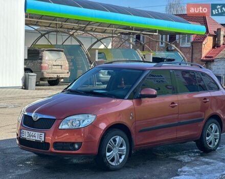 Красный Шкода Фабия, объемом двигателя 1.6 л и пробегом 293 тыс. км за 5599 $, фото 1 на Automoto.ua
