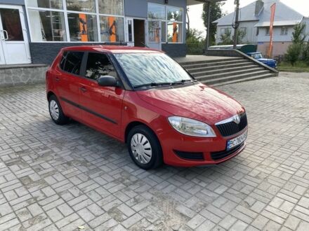 Красный Шкода Фабия, объемом двигателя 1.2 л и пробегом 220 тыс. км за 3999 $, фото 1 на Automoto.ua
