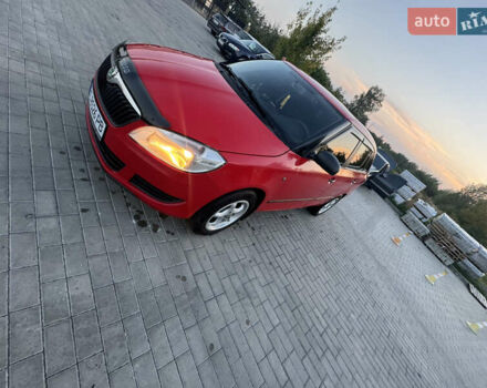Красный Шкода Фабия, объемом двигателя 1.6 л и пробегом 330 тыс. км за 5400 $, фото 1 на Automoto.ua