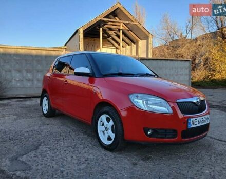 Красный Шкода Фабия, объемом двигателя 1.39 л и пробегом 176 тыс. км за 5600 $, фото 1 на Automoto.ua