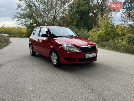 Шкода Фабия 2011 в Днепре (Днепропетровске) на Automoto.ua Красный Шкода Фабия, объемом двигателя 1.6 л и пробегом 199 тыс. км за 4999 $, фото 1 на Automoto.ua