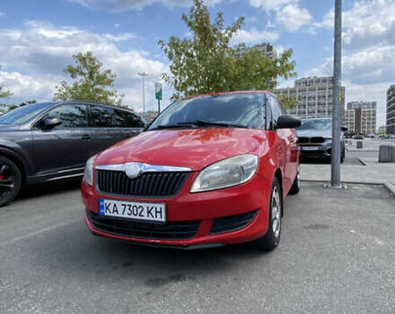 Красный Шкода Фабия, объемом двигателя 1.6 л и пробегом 227 тыс. км за 4900 $, фото 1 на Automoto.ua