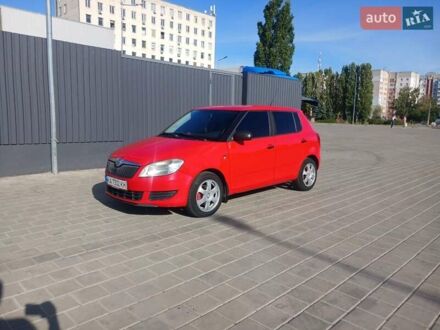 Красный Шкода Фабия, объемом двигателя 1.6 л и пробегом 226 тыс. км за 4999 $, фото 1 на Automoto.ua