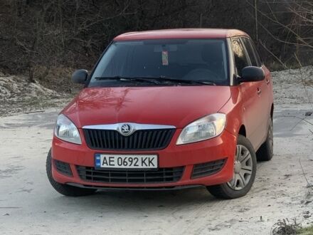 Красный Шкода Фабия, объемом двигателя 1.6 л и пробегом 204 тыс. км за 5500 $, фото 1 на Automoto.ua
