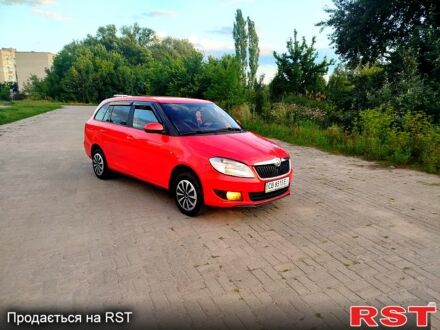 Шкода Фабия 2013 в Сумах на Automoto.ua Красный Шкода Фабия, объемом двигателя 1.4 л и пробегом 215 тыс. км за 4900 $, фото 1 на Automoto.ua