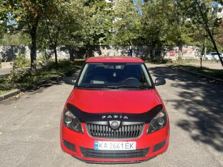 Красный Шкода Фабия, объемом двигателя 1.2 л и пробегом 280 тыс. км за 4150 $, фото 1 на Automoto.ua