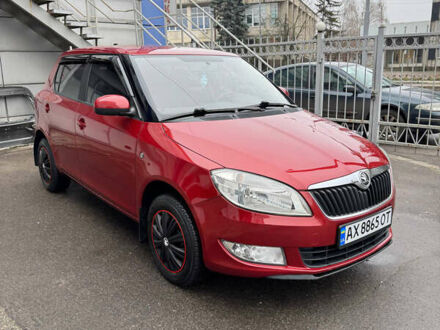 Красный Шкода Фабия, объемом двигателя 1.39 л и пробегом 219 тыс. км за 6300 $, фото 1 на Automoto.ua