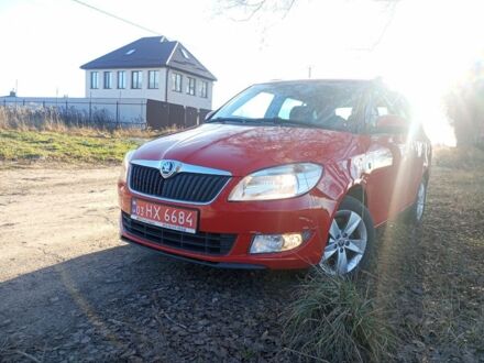 Красный Шкода Фабия, объемом двигателя 0 л и пробегом 235 тыс. км за 7800 $, фото 1 на Automoto.ua