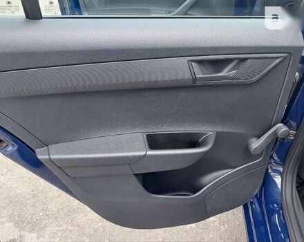 Шкода Фабия, объемом двигателя 1 л и пробегом 99 тыс. км за 7699 $, фото 26 на Automoto.ua