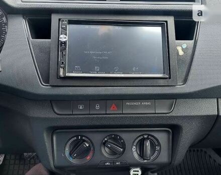 Шкода Фабия, объемом двигателя 1 л и пробегом 99 тыс. км за 7699 $, фото 24 на Automoto.ua