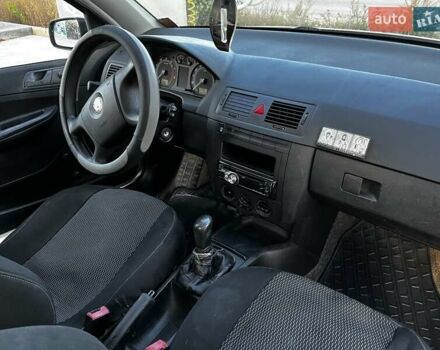 Шкода Фабія, об'ємом двигуна 1.2 л та пробігом 154 тис. км за 4500 $, фото 11 на Automoto.ua