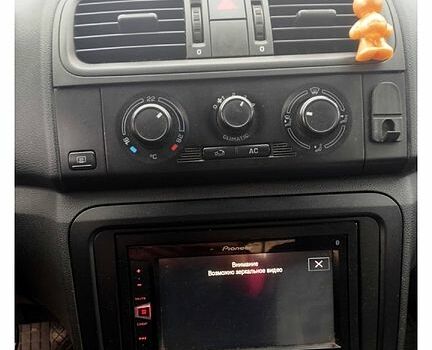 Шкода Фабия, объемом двигателя 1.2 л и пробегом 289 тыс. км за 4500 $, фото 3 на Automoto.ua
