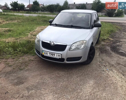 Шкода Фабия, объемом двигателя 1.2 л и пробегом 320 тыс. км за 3900 $, фото 2 на Automoto.ua