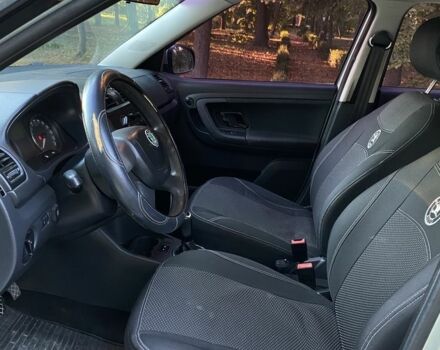 Шкода Фабия, объемом двигателя 1.4 л и пробегом 198 тыс. км за 4599 $, фото 4 на Automoto.ua