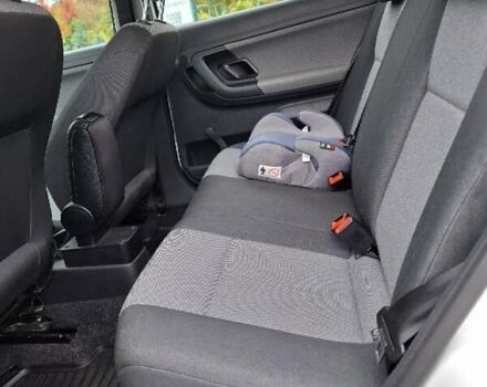 Шкода Фабія, об'ємом двигуна 1.6 л та пробігом 243 тис. км за 6450 $, фото 4 на Automoto.ua