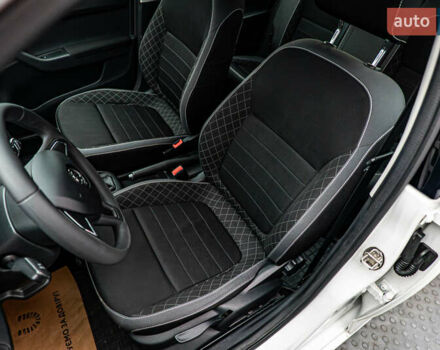 Шкода Фабия, объемом двигателя 1 л и пробегом 68 тыс. км за 8258 $, фото 8 на Automoto.ua