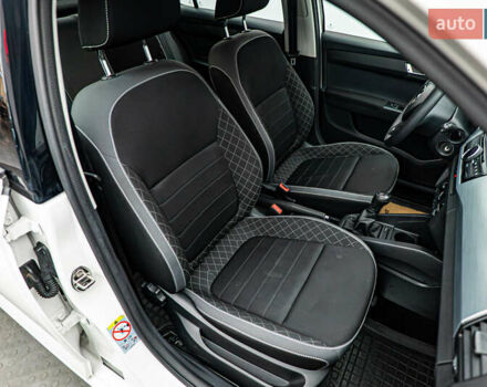 Шкода Фабія, об'ємом двигуна 1 л та пробігом 64 тис. км за 8829 $, фото 13 на Automoto.ua