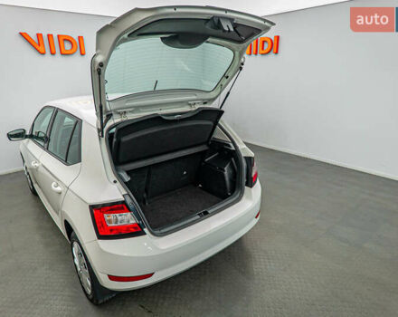 Шкода Фабия, объемом двигателя 1 л и пробегом 88 тыс. км за 8434 $, фото 6 на Automoto.ua