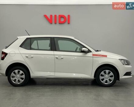 Шкода Фабия, объемом двигателя 1 л и пробегом 85 тыс. км за 7910 $, фото 3 на Automoto.ua