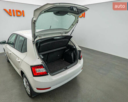 Шкода Фабия, объемом двигателя 1 л и пробегом 103 тыс. км за 8505 $, фото 6 на Automoto.ua