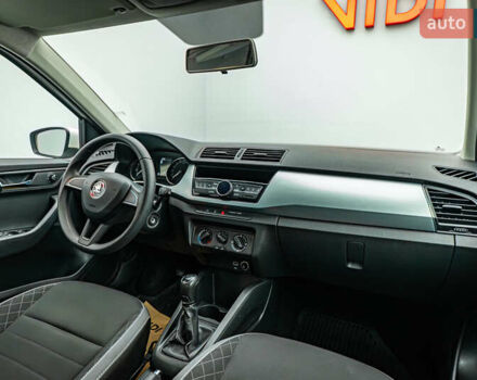 Шкода Фабия, объемом двигателя 1 л и пробегом 88 тыс. км за 8434 $, фото 8 на Automoto.ua