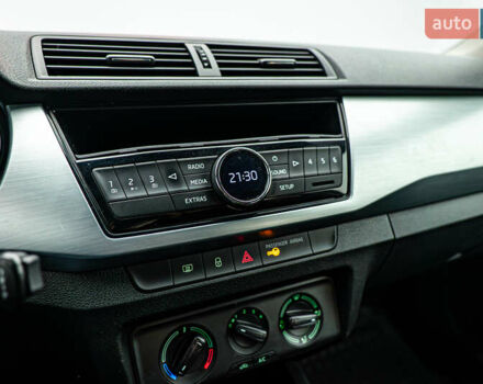 Шкода Фабия, объемом двигателя 1 л и пробегом 73 тыс. км за 8553 $, фото 13 на Automoto.ua