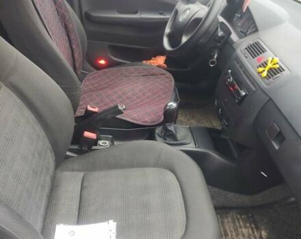 Шкода Фабия, объемом двигателя 1.39 л и пробегом 174 тыс. км за 4100 $, фото 7 на Automoto.ua