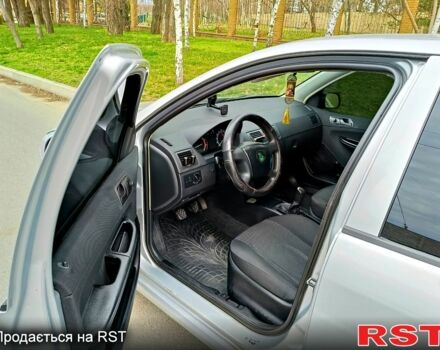 Шкода Фабия, объемом двигателя 1.2 л и пробегом 209 тыс. км за 3900 $, фото 2 на Automoto.ua