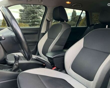 Шкода Фабия, объемом двигателя 1.4 л и пробегом 282 тыс. км за 7900 $, фото 12 на Automoto.ua