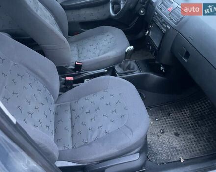 Шкода Фабия, объемом двигателя 1.4 л и пробегом 320 тыс. км за 3700 $, фото 3 на Automoto.ua
