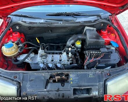 Шкода Фабия, объемом двигателя 1.2 л и пробегом 200 тыс. км за 3300 $, фото 2 на Automoto.ua