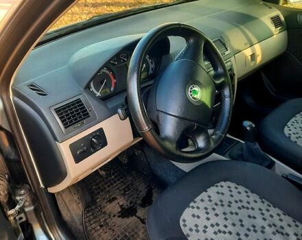 Шкода Фабия, объемом двигателя 1.4 л и пробегом 249 тыс. км за 4150 $, фото 4 на Automoto.ua