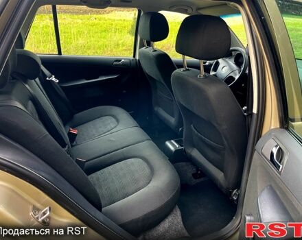 Шкода Фабия, объемом двигателя 1.4 л и пробегом 240 тыс. км за 4500 $, фото 7 на Automoto.ua