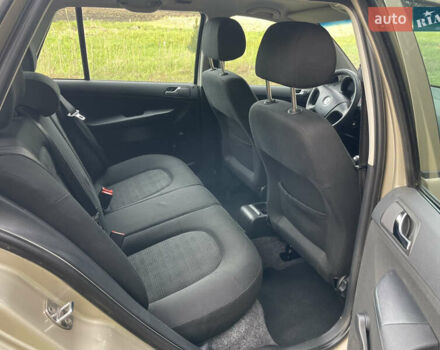 Шкода Фабия, объемом двигателя 1.4 л и пробегом 240 тыс. км за 4500 $, фото 11 на Automoto.ua