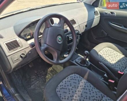 Шкода Фабия, объемом двигателя 1.2 л и пробегом 280 тыс. км за 4300 $, фото 2 на Automoto.ua
