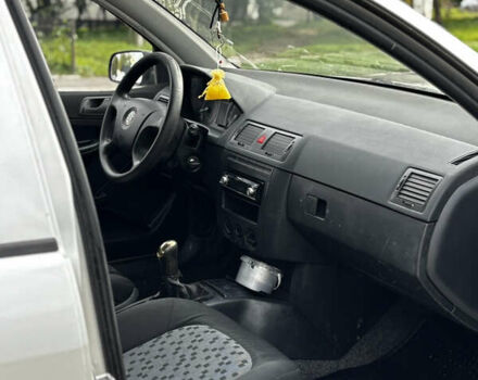 Шкода Фабия, объемом двигателя 1.4 л и пробегом 200 тыс. км за 3500 $, фото 7 на Automoto.ua