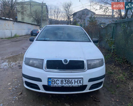 Шкода Фабия, объемом двигателя 1.4 л и пробегом 350 тыс. км за 3200 $, фото 1 на Automoto.ua