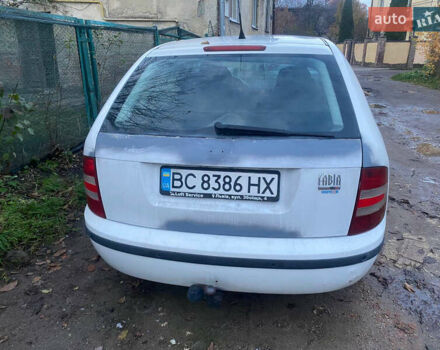 Шкода Фабия, объемом двигателя 1.4 л и пробегом 350 тыс. км за 3200 $, фото 4 на Automoto.ua