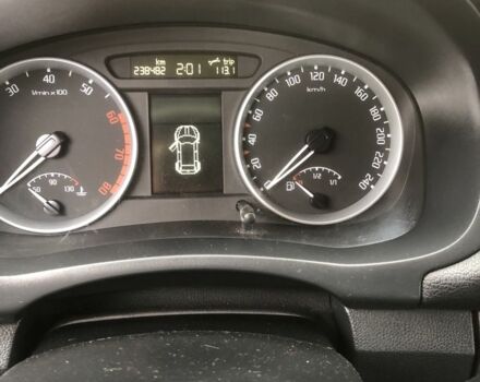 Шкода Фабия, объемом двигателя 1.6 л и пробегом 238 тыс. км за 7600 $, фото 9 на Automoto.ua