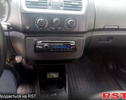Шкода Фабия, объемом двигателя 1.4 л и пробегом 263 тыс. км за 3900 $, фото 4 на Automoto.ua