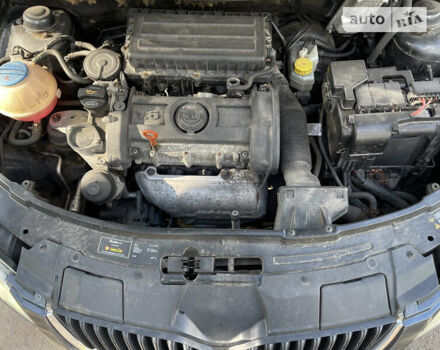 Шкода Фабія, об'ємом двигуна 1.6 л та пробігом 268 тис. км за 5900 $, фото 22 на Automoto.ua