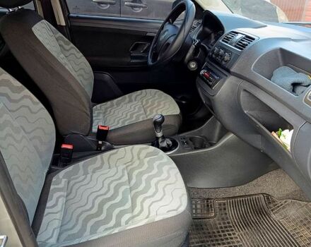 Шкода Фабія, об'ємом двигуна 1.2 л та пробігом 198 тис. км за 4500 $, фото 3 на Automoto.ua
